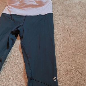 BLACK LULULEMON LEGGINGS